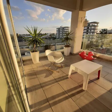 Apartment Happy Tucan Larnaca