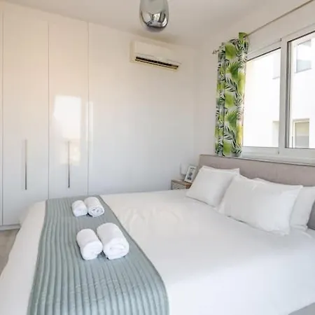 Happy Tucan Apartment *
