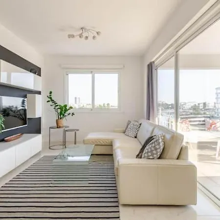 Happy Tucan Apartment *