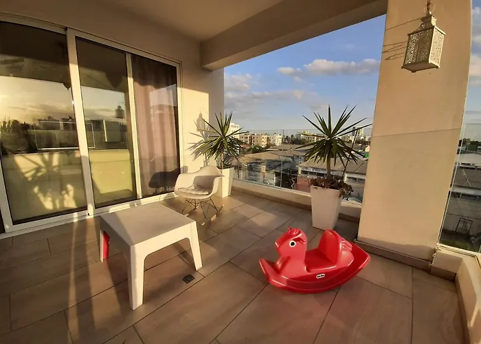 Happy Tucan * ラルナカ