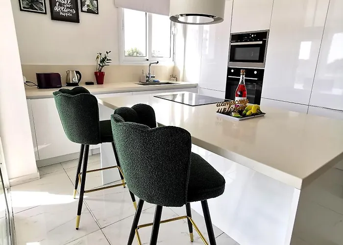 アパート Happy Tucan ラルナカ